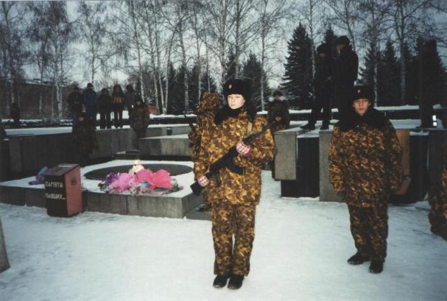 2005г.Шк.№ 40,  Кузьмина Юлия Евгеньевна(с оружием) 001.jpg