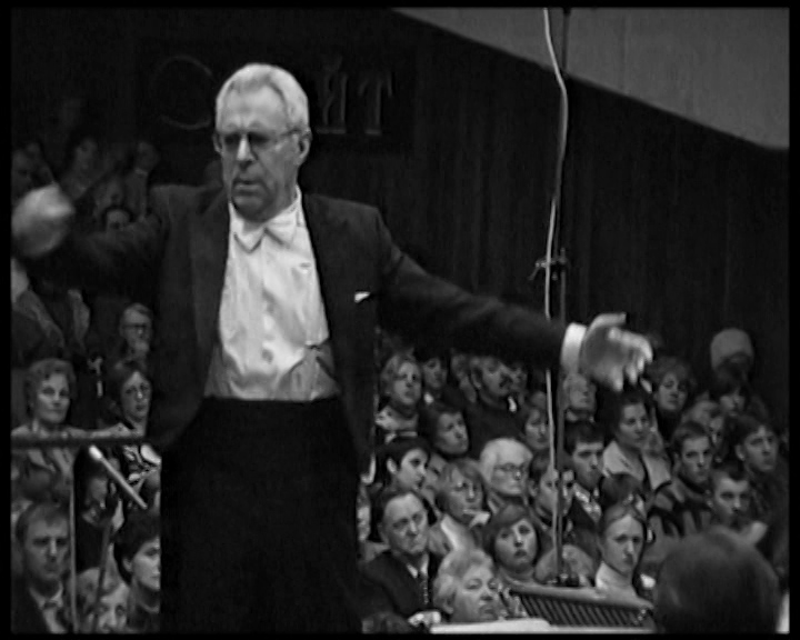 Арнольд Кац_Кадр из киножурнала Сибирь на экране.jpg