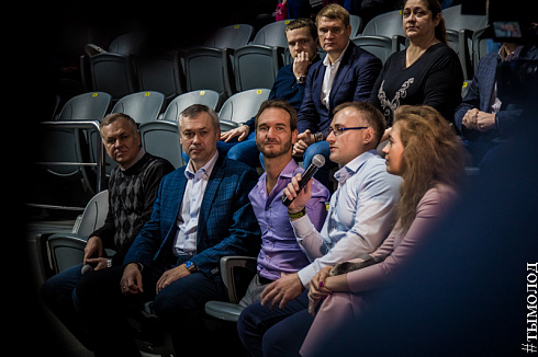 Ник Вуйчич на благотворительном цирковом шоу в Центре "Дельфиния"