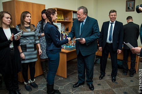 Награждение победителей соревнований по стрельбе среди общественных объединений правоохранительной направленности