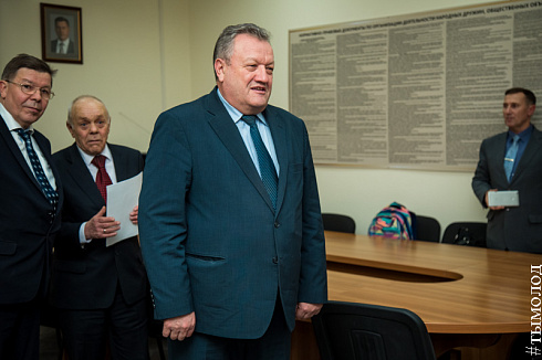 Награждение победителей соревнований по стрельбе среди общественных объединений правоохранительной направленности